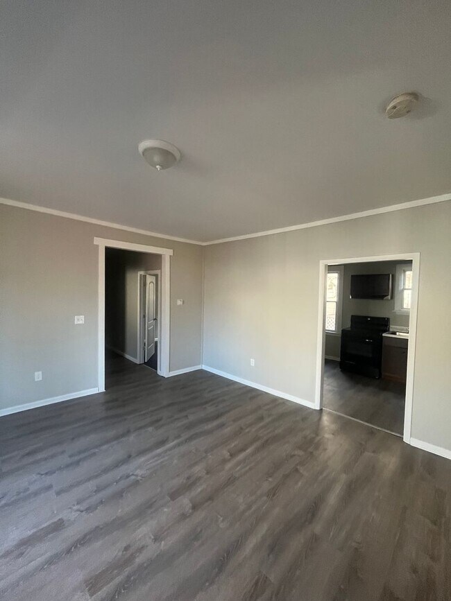 Building Photo - 8 Morgan St