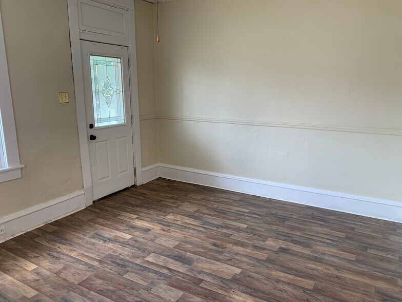 Building Photo - 422 Highland Ave