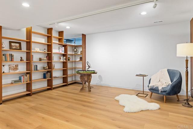 Building Photo - 2614 Costebelle Dr