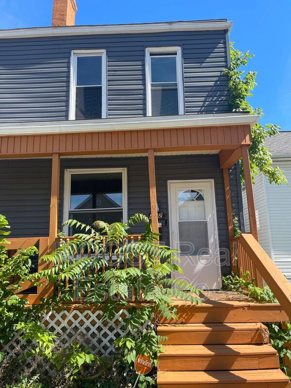 Building Photo - 482 E Markison Ave