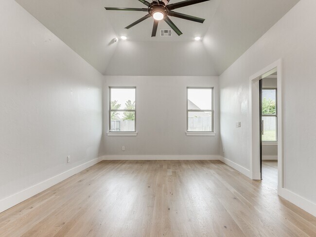 Building Photo - 8140 Jenny Ln