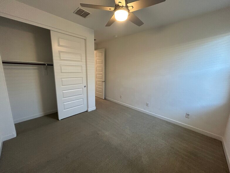 Building Photo - 1146 E Weatherby Way