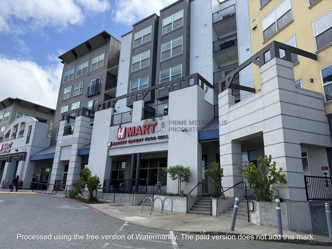 Building Photo - 8400 Oceanview Terrace