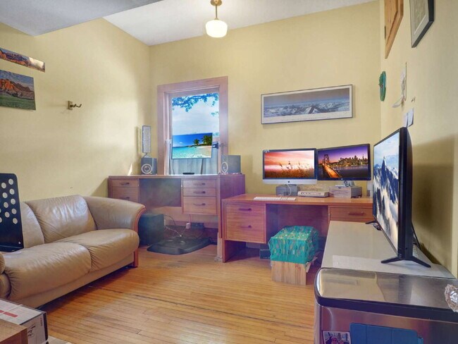 Building Photo - Gorgeous 4 bedroom home in Linden Hills