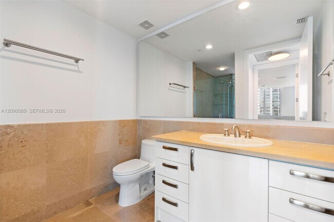 Building Photo - 5959 Collins Ave