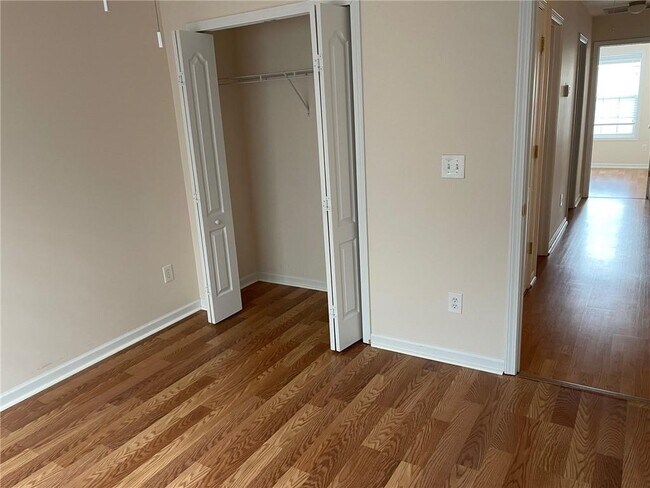 Building Photo - 2369 Suwanee Pointe Dr