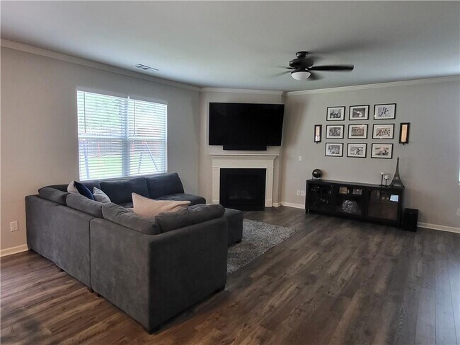 Building Photo - 5943 Screech Owl Dr