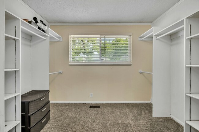 Building Photo - 225 W 750 S