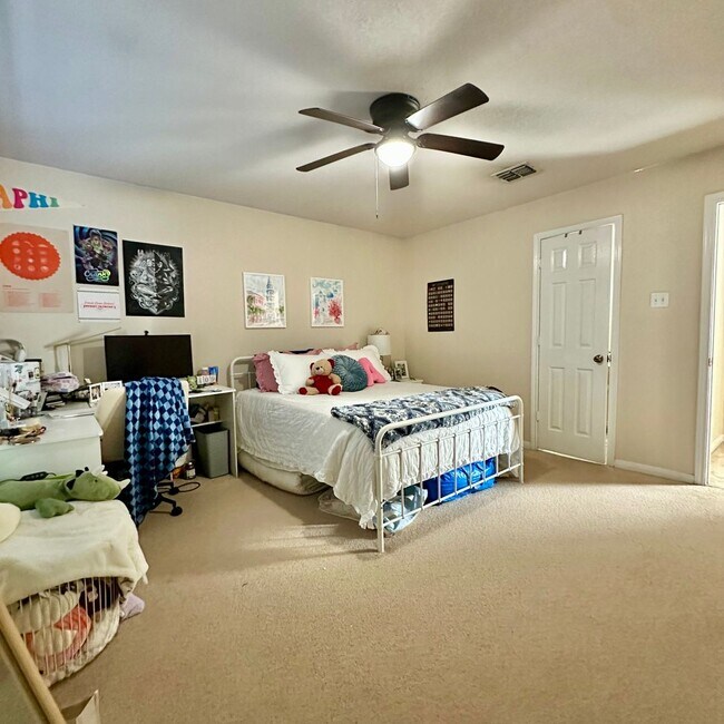 Building Photo - 1018 Bagby Ave