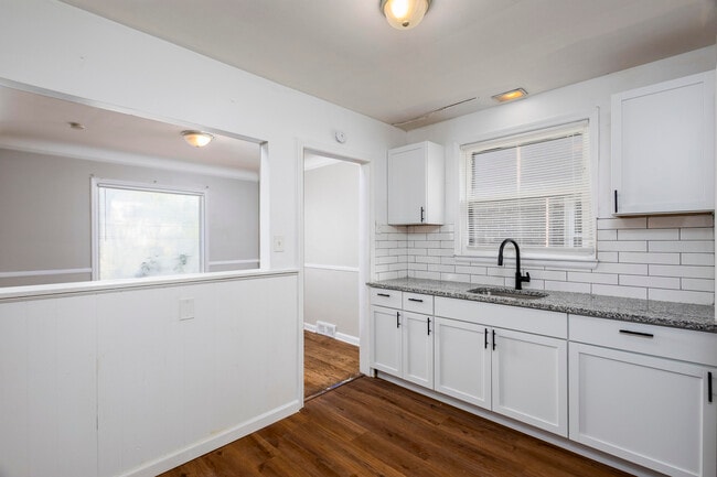 Building Photo - 10724 McKinney St