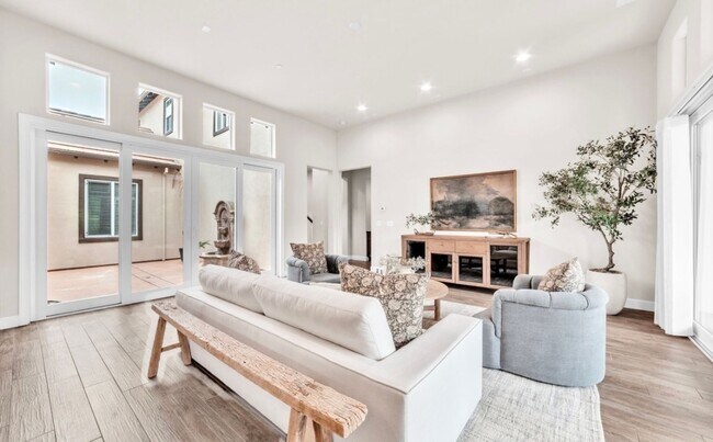 Building Photo - 612 Idlewood Pl