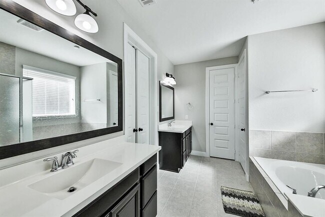 Building Photo - 9515 Bahama Cove Ln