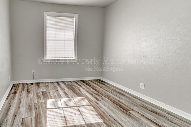 Building Photo - 820 NE 81st St