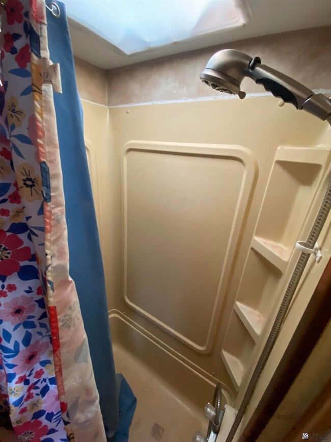 Building Photo - 12617 E 46th Dr