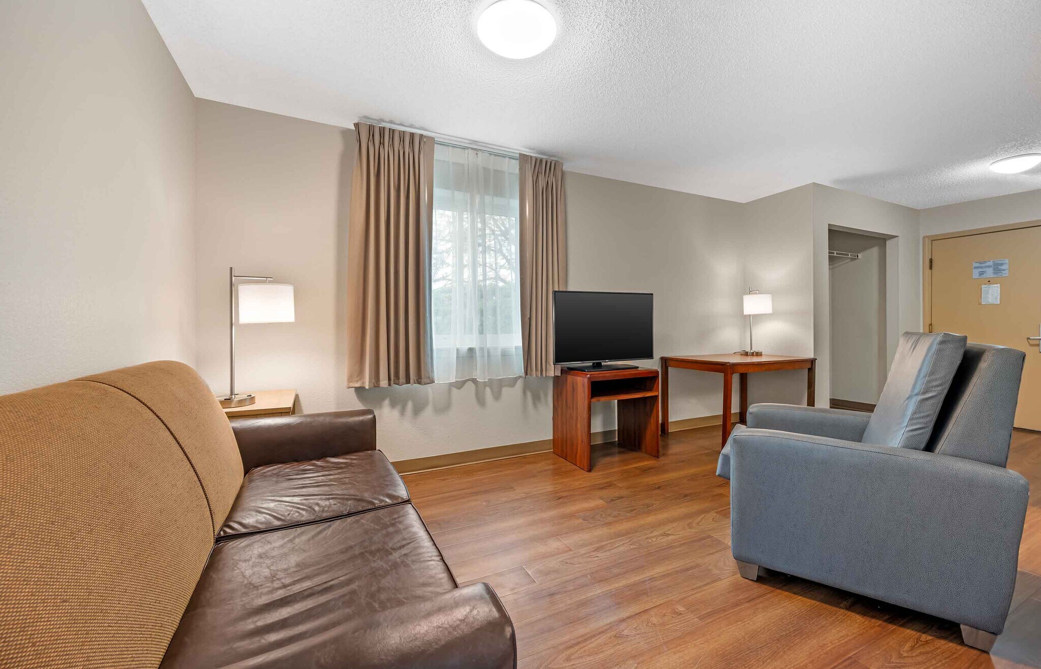 Building Photo - Furnished Studio-Dayton - Fairborn