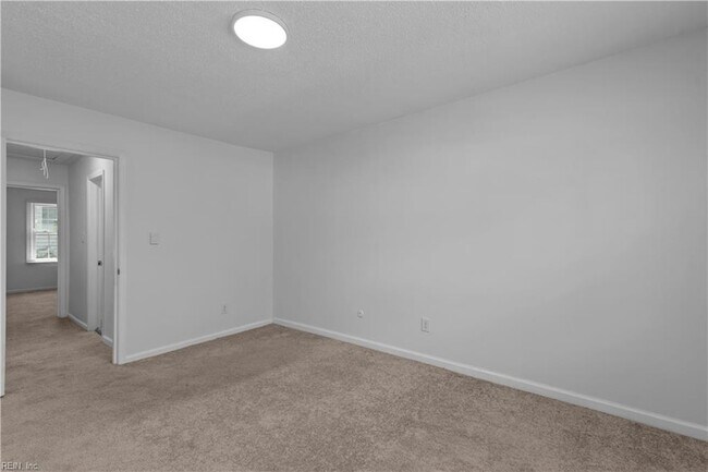 Building Photo - 570 Tenbee Ln