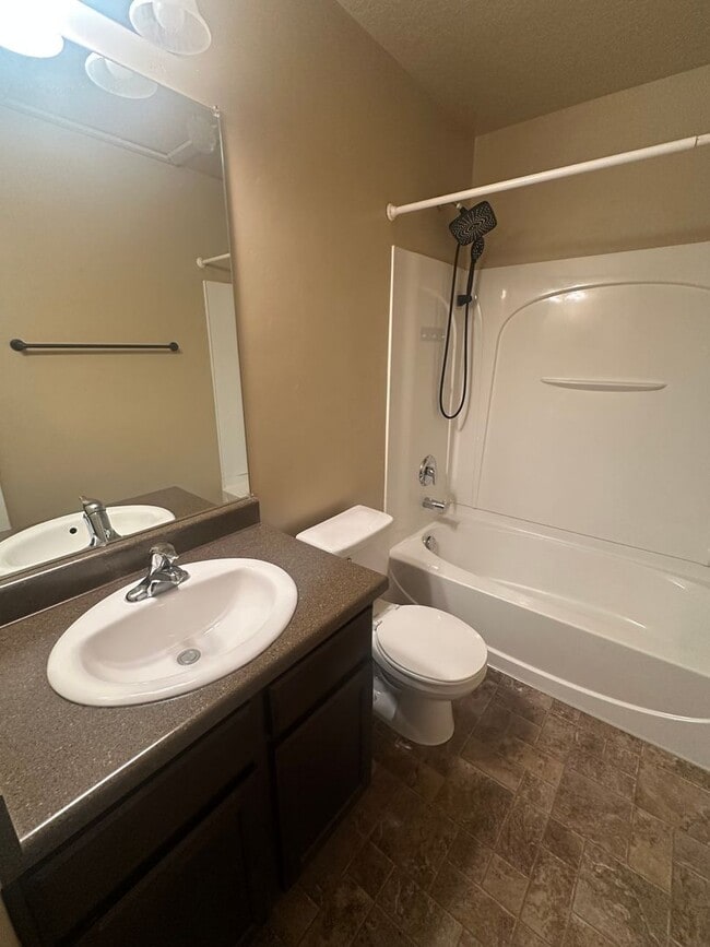 Building Photo - BEAUIFUL HOME!!!