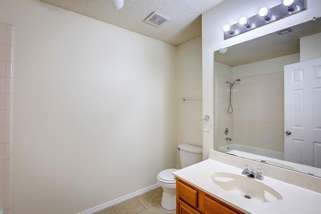 Building Photo - 4717 Woodhaven Ln