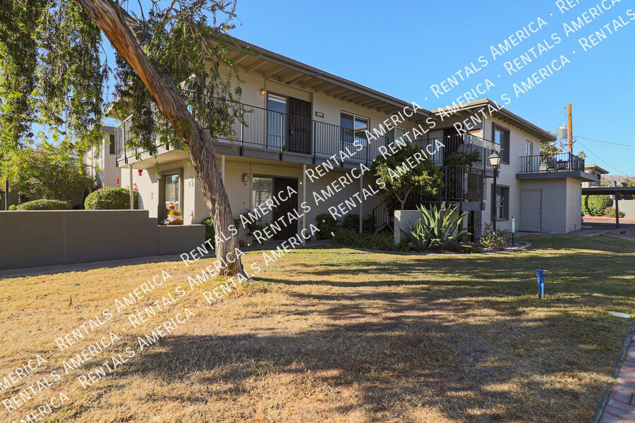 Building Photo - 4132 E Calle Redonda