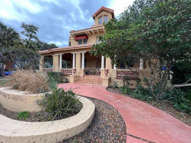 Building Photo - 1541 Riverside Ave