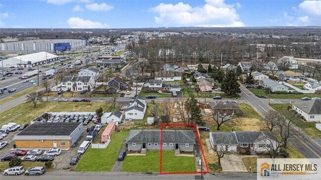 Building Photo - 1036 Apache St