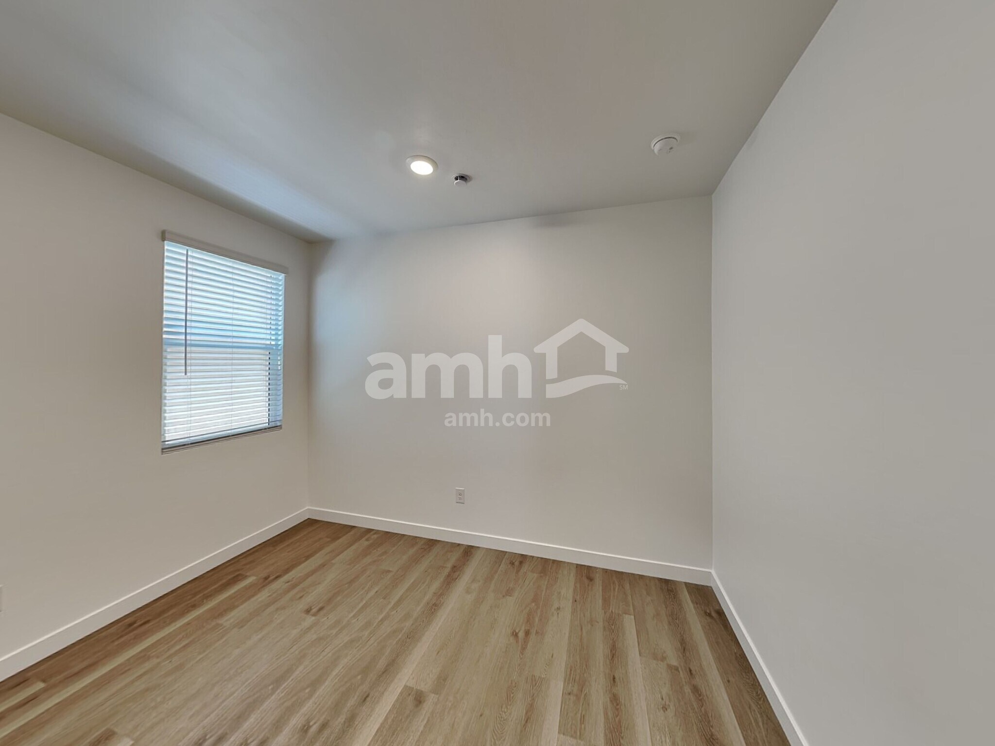 Building Photo - 6476 E Paseo Baranda