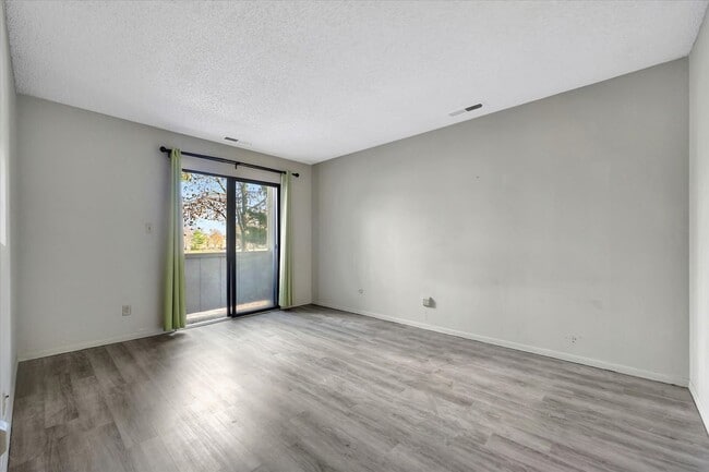 Building Photo - 2 bedroom, 2 bath condo - Available April 2026