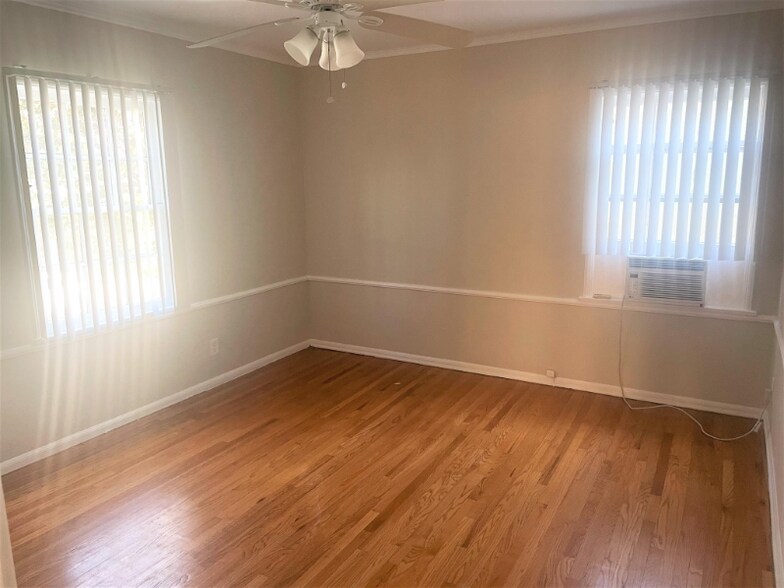 Building Photo - 225 S Gale Dr