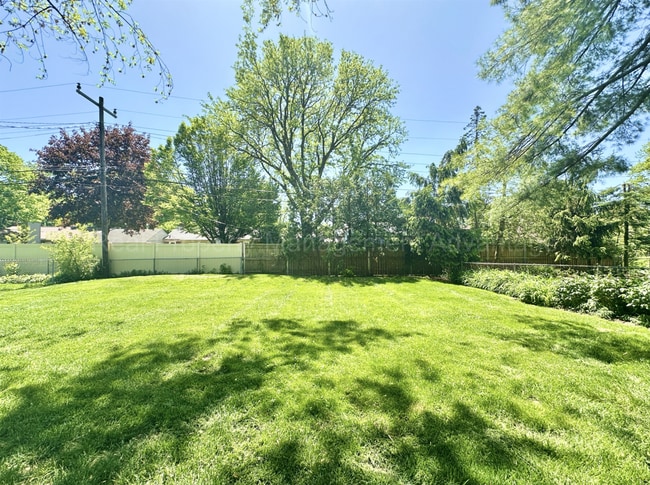 Building Photo - Updated 3-Bed Ranch Steps from Downtown Birmingham & Woodward!