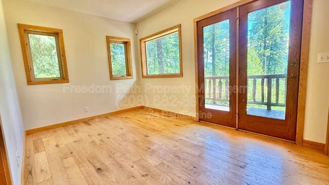 Building Photo - 166 Wildwood Ln