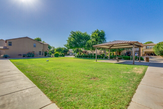 Building Photo - Beautiful 4-Bedroom Home For Rent in Queen...
