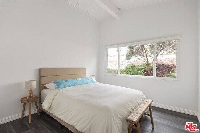 Building Photo - 1279 El Hito Cir