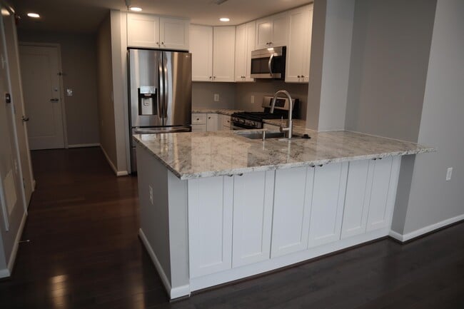 Building Photo - 350 G St SW