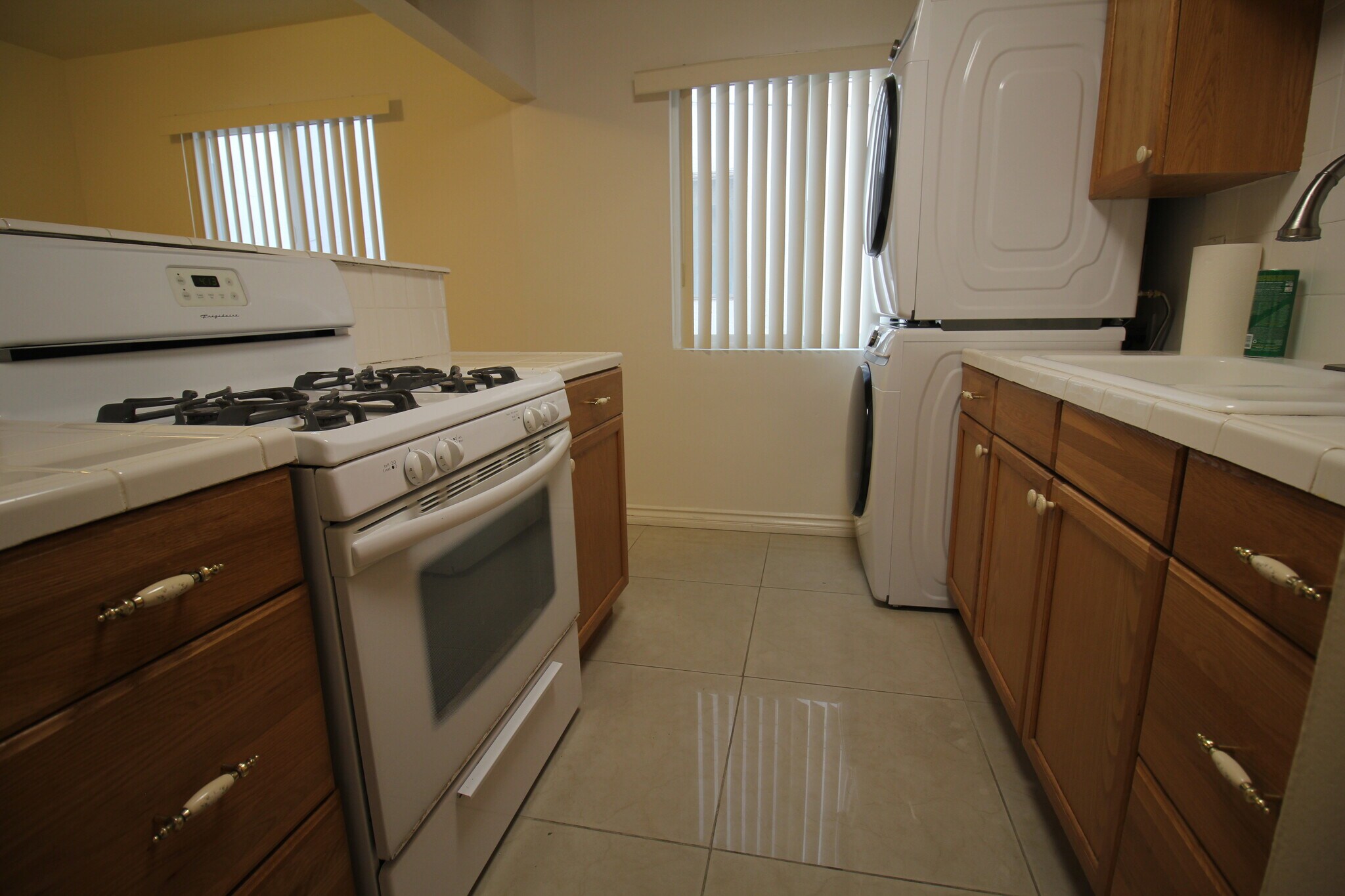 Kitchen - 2010 Pacific Ave