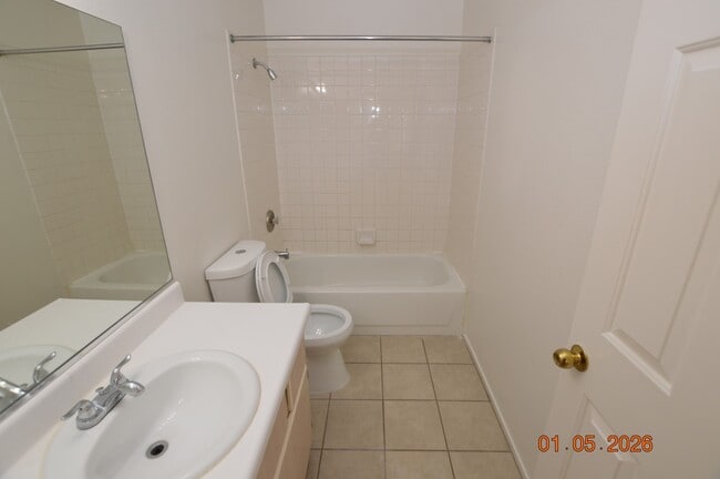 Building Photo - 550 Roxella Ln