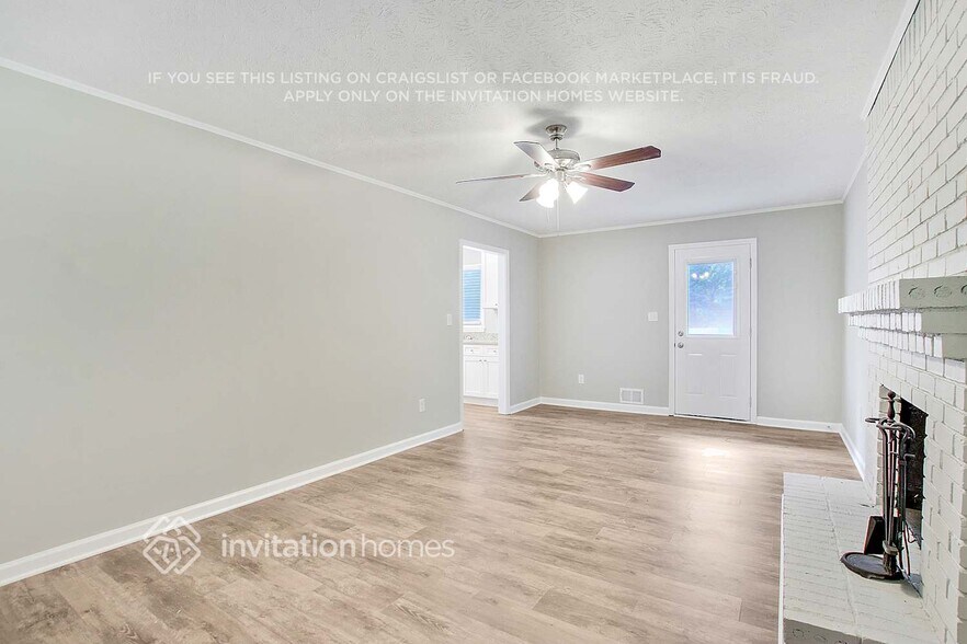 Building Photo - 5747 Woodland Dr