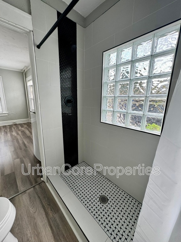 Building Photo - 236 10th Ave NE