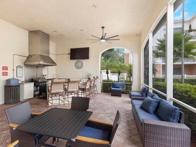 Building Photo - 9309 Myrtlewood Cir W