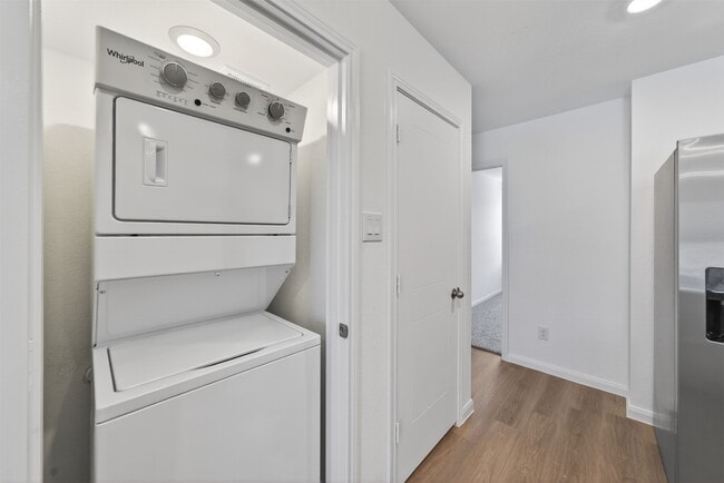 Building Photo - 2065 E Gemini Dr