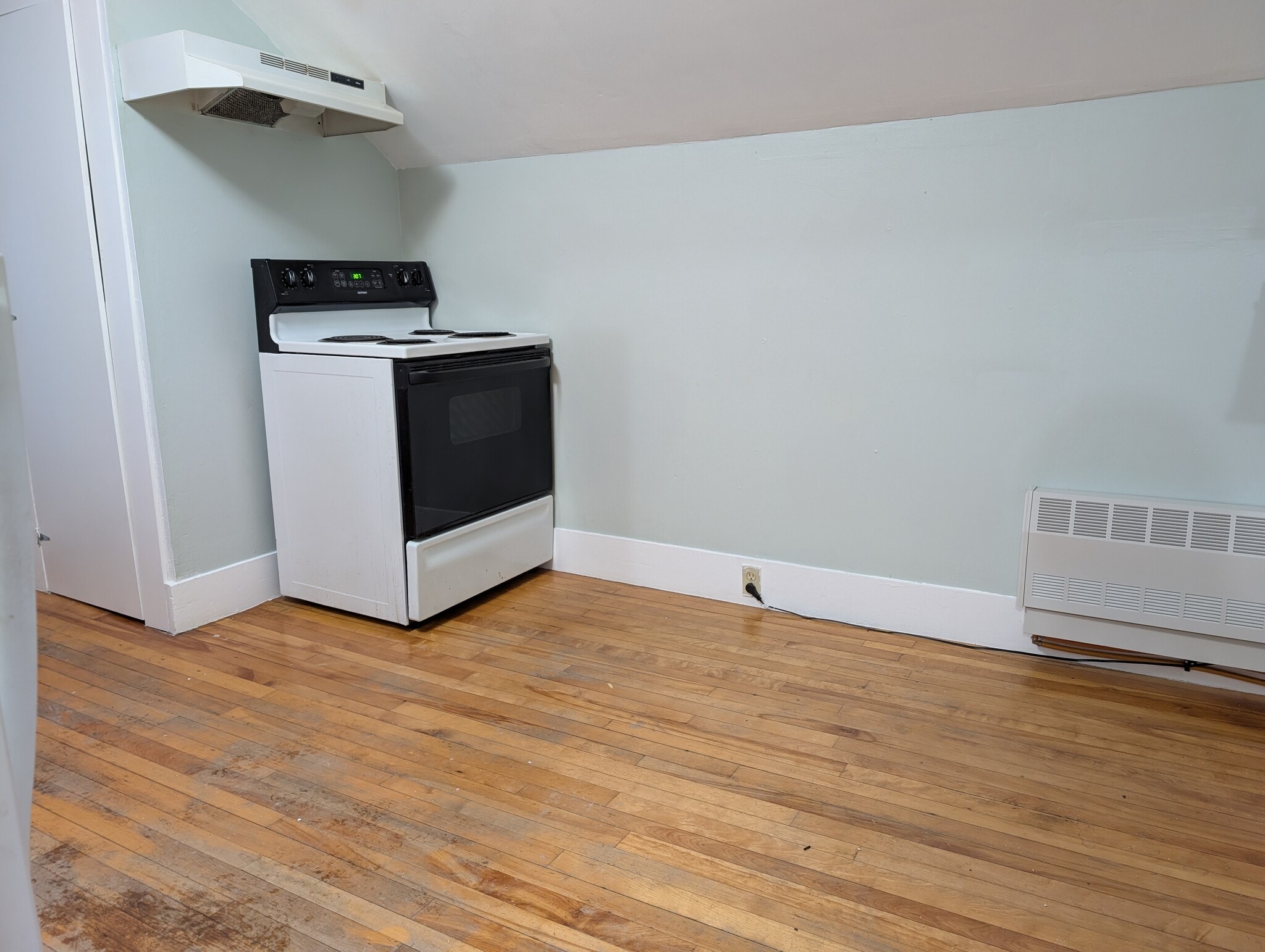 Building Photo - 25 Bunker Hill St