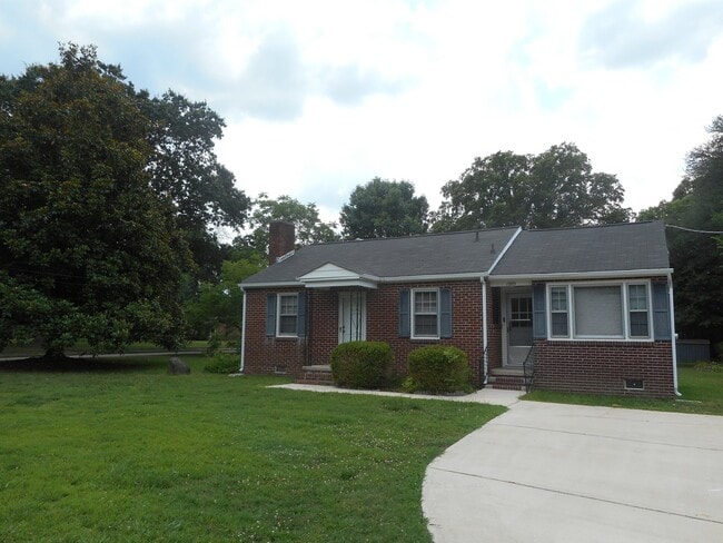 Primary Photo - 2-Bedroom, 2-Bathoom Brick Home ***RENT SPECIAL: $250 VISA GIFT CARD!!!***