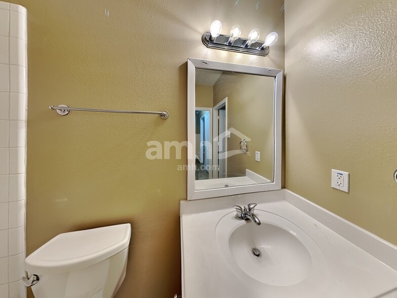 Building Photo - 2315 Perkins Crossing Dr