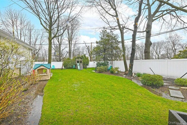 Building Photo - 96 Phipps Ln
