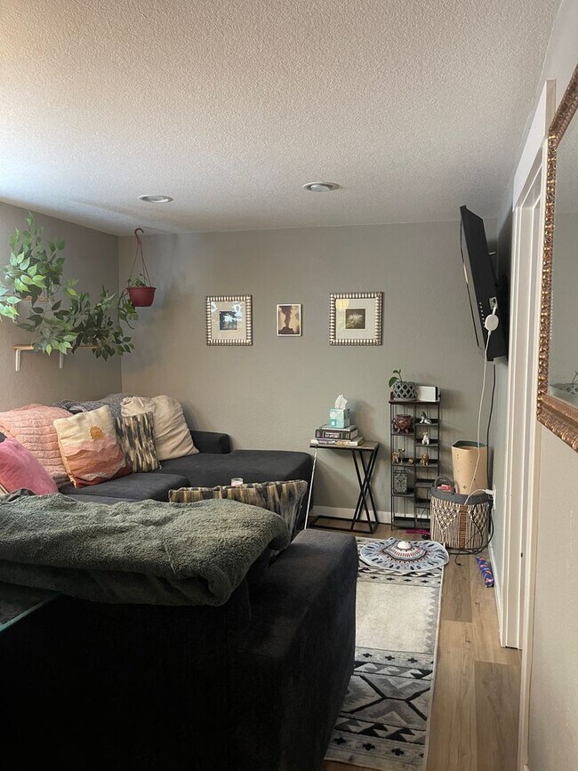 Building Photo - Updated 2 Bedroom 1 Bathroom Lower Level Apartment in Bungalow in Denver's Barnum Neighborhood