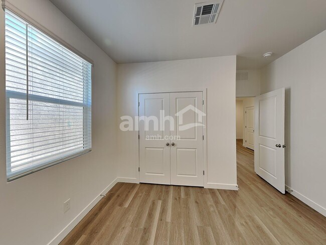 Building Photo - 20177 W Thomas Rd