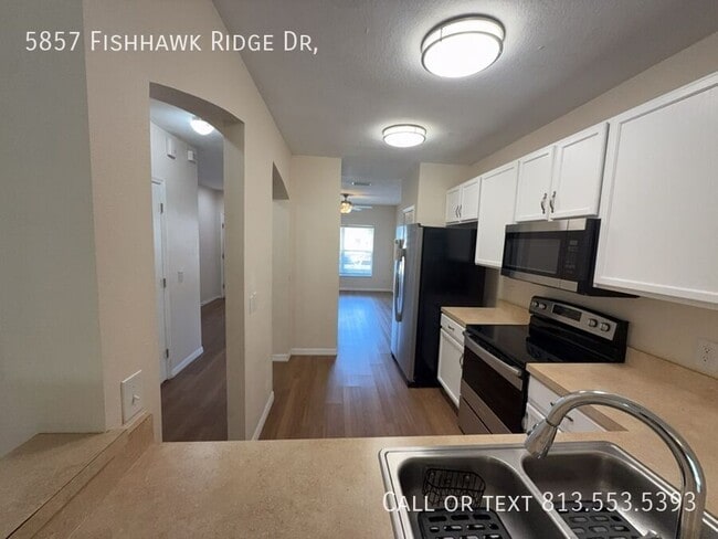 Building Photo - 5857 Fishhawk Ridge Dr