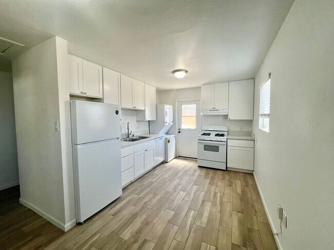 Primary Photo - 3543-3545 Clairemont Mesa Blvd