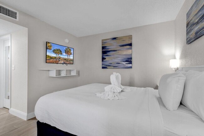 Building Photo - 1700 N Ocean Blvd