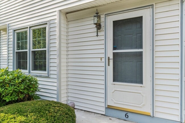 Building Photo - 6 Lochmere Ln