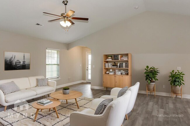 Building Photo - 136 Pitts Griffin Drive